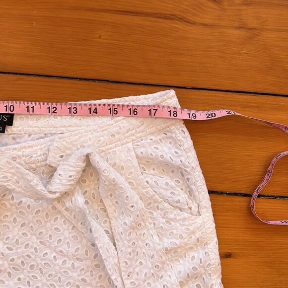 *COQUETTE-GIRL* Venus Sz 14 EUC White Eyelet Waist Tie Trouser Shorts - Picture 5 of 7